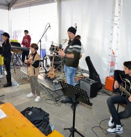 Corso di musica d'insieme pop-rock (voce, pianoforte, batteria, chitarra) PRE-AFAM